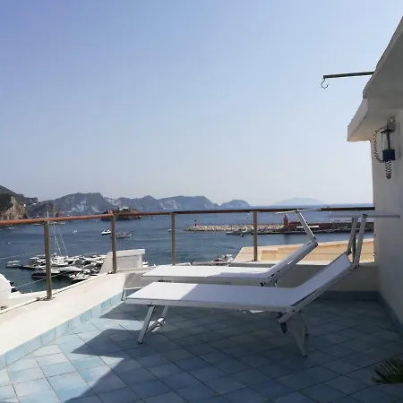 La Mansarda Sul Porto Apartment Ponza Exterior photo
