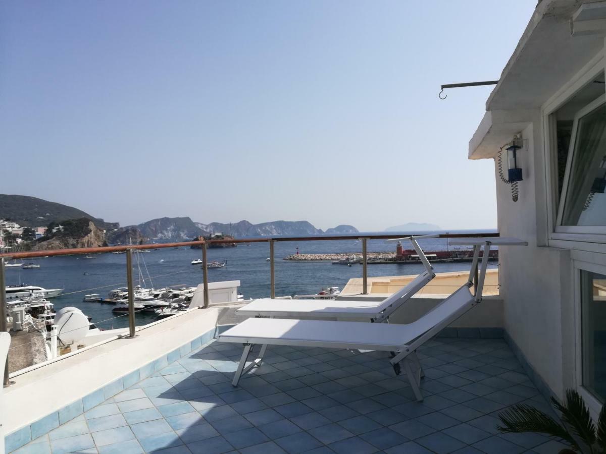 La Mansarda Sul Porto Apartment Ponza